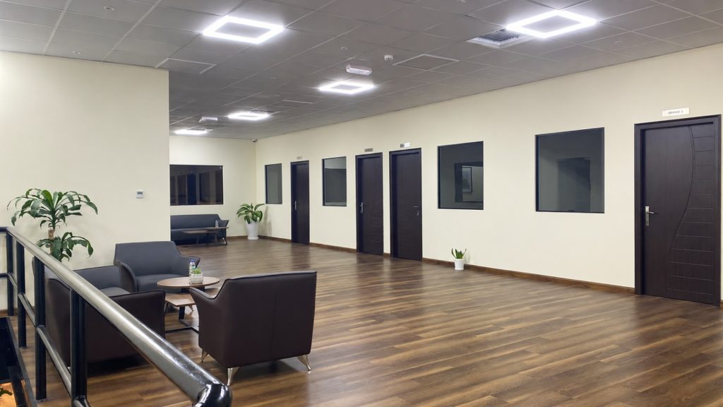 best-flooring-options-for-office-fit-out-in-dubai-01